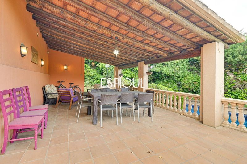 Foto dd2a4a8b-3ea9-4dea-a3ba-71462ca444f9. Casa amb calefacció aparcament piscina terrassa a Bellaterra