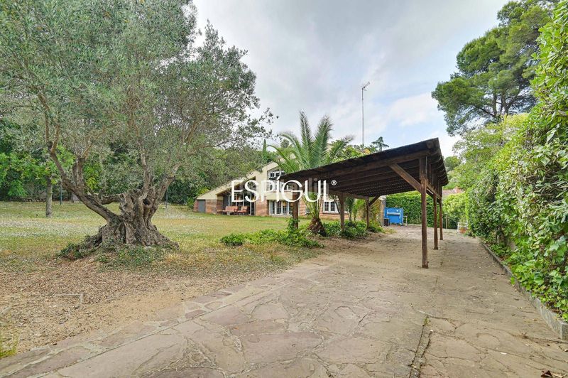 Foto e10dd7a8-9514-4851-b27a-1aaf549b4b78. Casa amb calefacció aparcament piscina terrassa a Bellaterra