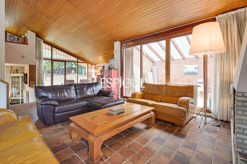 Foto ff1cc883-2462-458b-9553-4c596ada219f. Casa amb calefacció aparcament piscina terrassa a Bellaterra