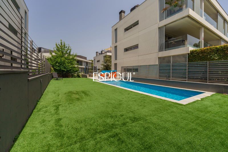 Foto 00f12e27-a3ac-42c0-bd39-2639d1a4d236. Pis amb calefacció aparcament piscina a Golf-Can Trabal Sant Cugat del Vallès