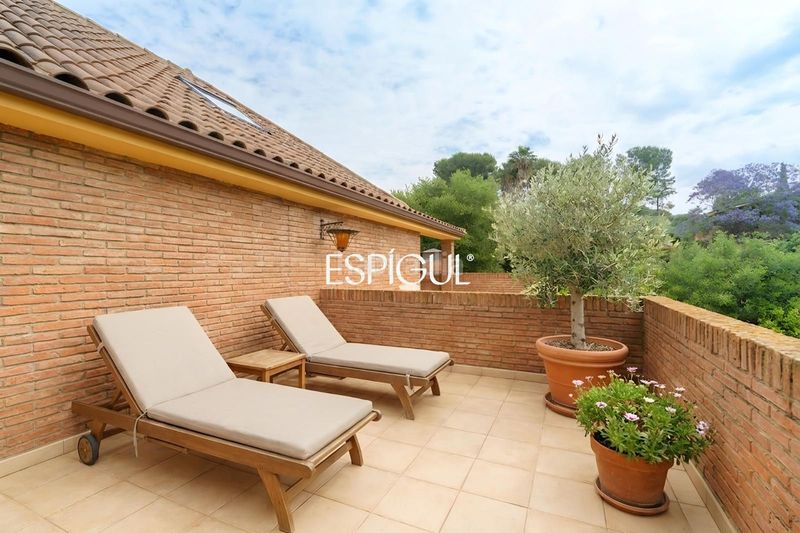 Foto b4aa5952-6282-4849-9e4d-0913be3571e0. Casa amb calefacció aparcament piscina a Valldoreix Sant Cugat del Vallès