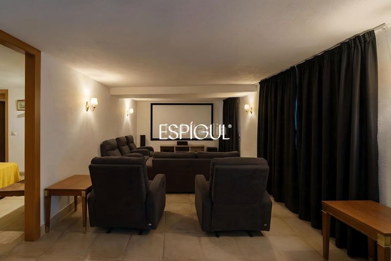 Foto bf85c937-3c70-460f-98aa-8669e516dcba. Casa amb calefacció aparcament piscina a Valldoreix Sant Cugat del Vallès