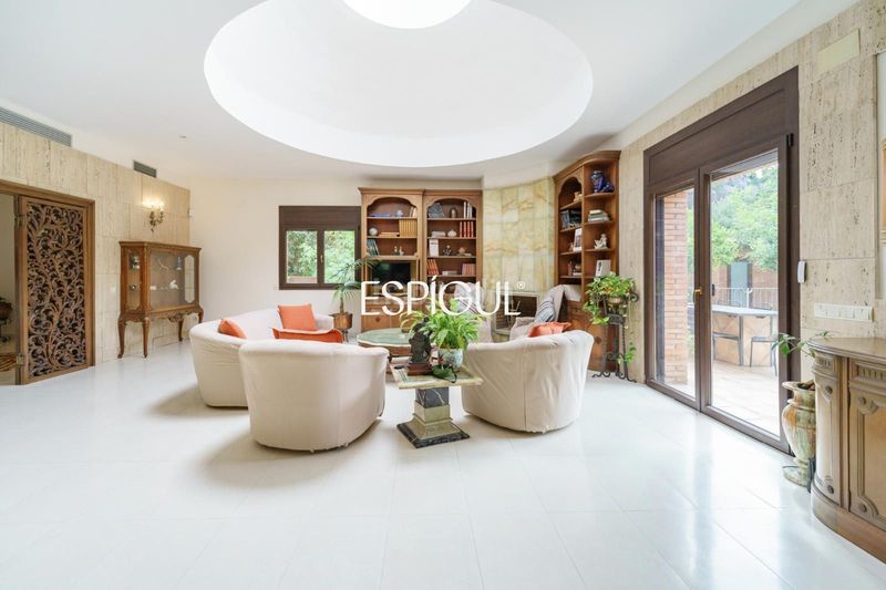 Foto ffde0a6b-aec2-42c0-9896-077c58b41c99. Casa amb calefacció aparcament piscina a Valldoreix Sant Cugat del Vallès