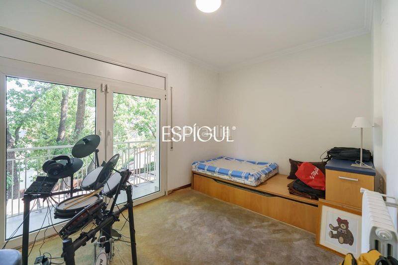 Foto 0c668555-1785-4071-ad87-2a3f58363f14. Casa amb calefacció aparcament piscina a Mira-sol Sant Cugat del Vallès