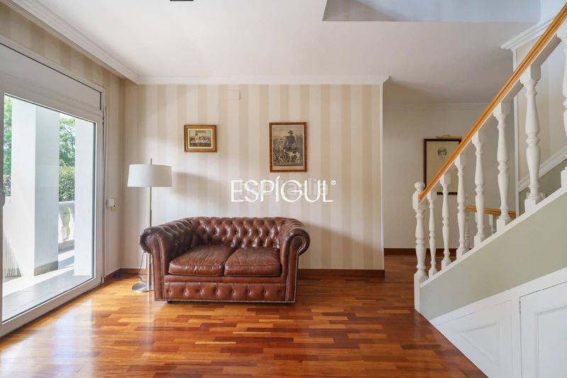Foto 343391da-5e16-42d5-a8f9-8eedc13bdd05. Casa amb calefacció aparcament piscina a Mira-sol Sant Cugat del Vallès