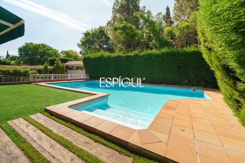 Foto 58fedba8-2dc7-4ee6-90c1-1a919b502a76. Casa amb calefacció aparcament piscina a Mira-sol Sant Cugat del Vallès