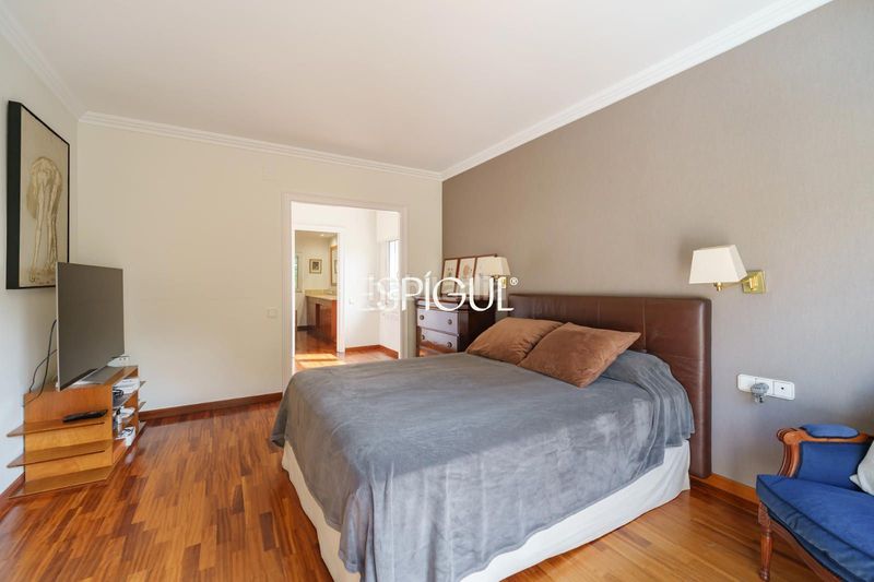 Foto 7e2d641c-9dac-4194-a83a-642951a25a87. Casa amb calefacció aparcament piscina a Mira-sol Sant Cugat del Vallès