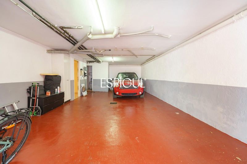 Foto a7443b82-fb98-49c4-8aad-70deea7d78a8. Casa amb calefacció aparcament piscina a Mira-sol Sant Cugat del Vallès
