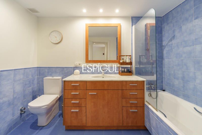 Foto af3b86c1-f33f-4613-a6ae-18dd7d785111. Casa amb calefacció aparcament piscina a Mira-sol Sant Cugat del Vallès