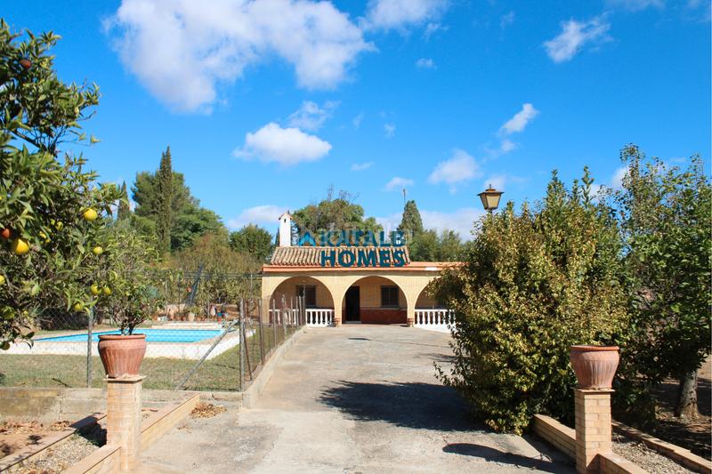 Foto 687ca163-0722-4dde-abb0-d4a93d65de3f. Chalet  en venta Nuevo Bulevar en Nuevo Bulevar Mairena del Aljarafe