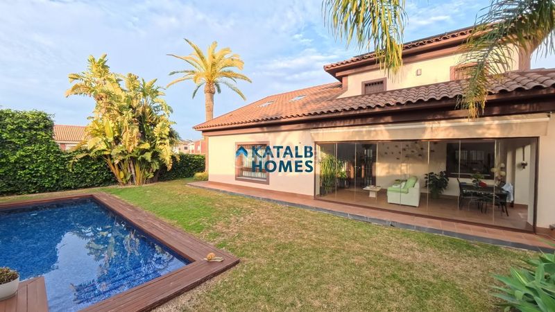 Foto 218e28ed-7400-44e3-b30a-f5edf73f1afe. Chalet en calle cáceres 8 en Las Almenas Tomares