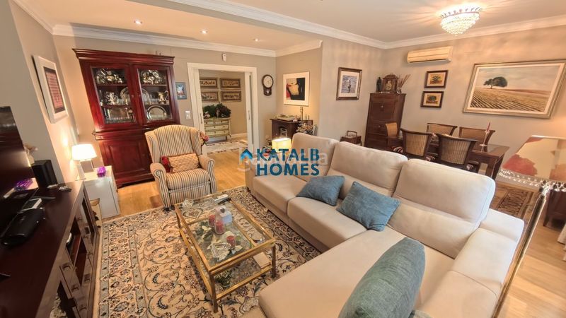 Foto 4ca012f6-42b7-49b4-8c01-53714a70e3a8. Chalet en calle cáceres 8 en Las Almenas Tomares