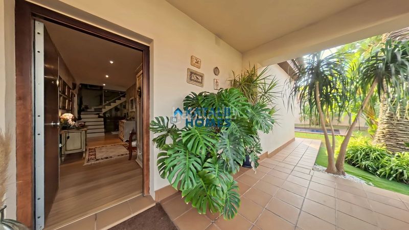 Foto b7568757-6334-41c4-b860-5cf0e7c16828. Chalet en calle cáceres 8 en Las Almenas Tomares