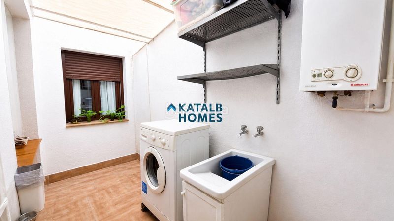 Foto 039a336a-a62f-4988-a9cb-bed8112df8dd. Planta baixa a Triana Casco Antiguo Sevilla