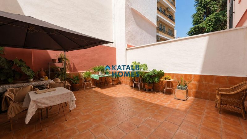 Foto a949f80a-cdf5-4825-ba0d-8cda24e6fe8f. Planta baixa a Triana Casco Antiguo Sevilla