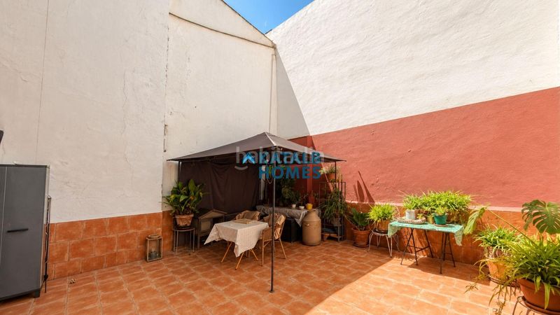 Foto f043c024-0669-4057-958f-4d2f935b925b. Planta baixa a Triana Casco Antiguo Sevilla