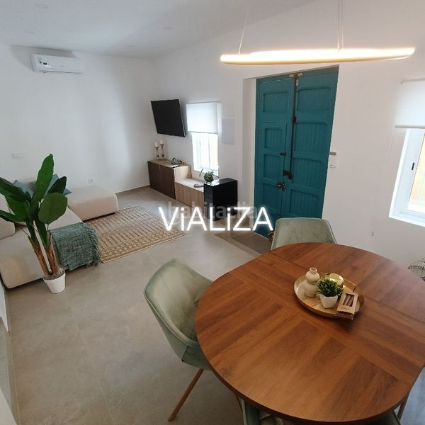 Foto de9f3fc2-e304-4dd7-aa0f-ea6fe60d63ed. Casa adossada amb piscina a Manuel