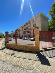 Flat in Avenida cruz roja 8d. Proxima venta piso zona merca 80