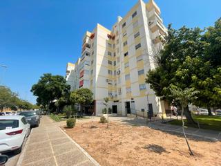 Pis a Avenida de medina sidonia 9. Montealegre venta piso