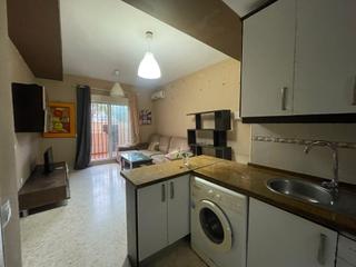 Appartement  Calle josé de soto y molina 18. Piso zona sur, bajo con patio