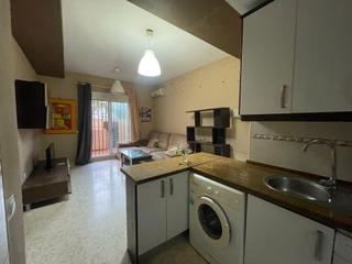 Appartement  Calle tirso de molina 10. Piso bajo 90m de 50,56 m² de vivienda + patio de 40 m, ubicado e