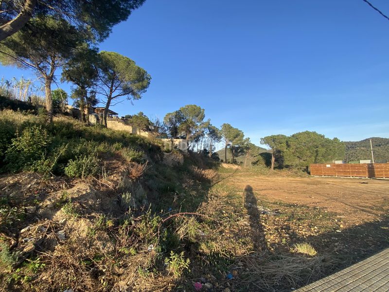 Foto d60984ab-1d68-4f94-9697-8815d3bf07e3. Terreno residencial en carrer pi 1 parcela plana esquinera en Riudarenes