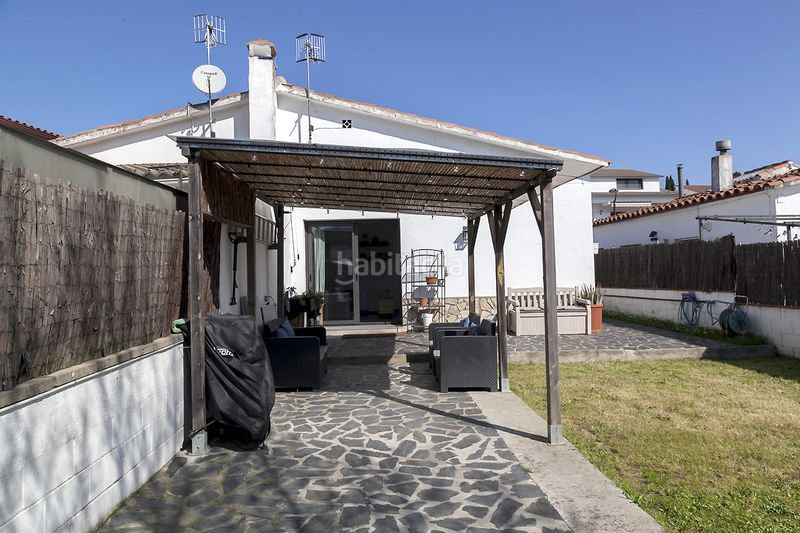 Foto 94640a2a-5550-4da4-ad2b-747fa806661e. Casa aparellada amb calefacció a Sant Celoni