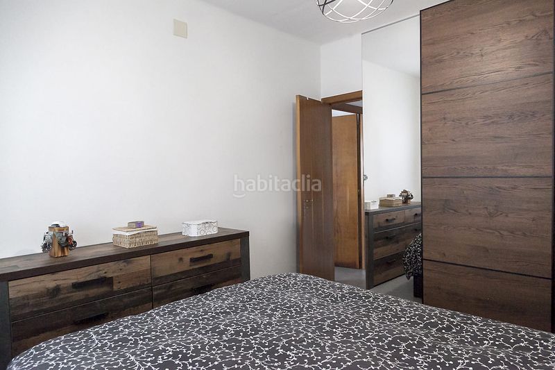 Foto c2fe8079-c074-476e-806b-015e0047589c. Casa aparellada amb calefacció a Sant Celoni