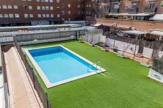 Dúplex a Eixample. Duplex con piscina y terraza  en mataró