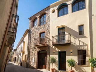 Casa adossada  Carrer vell. Casa adosada para inversores | finca a rehabilitar | alquiler vi