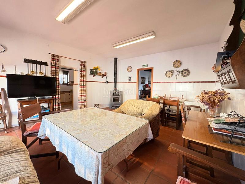 Foto 106eceb5-c1b8-48f2-aefe-8cdef0bb996a. Casa  con piscina y amplio terreno en Aljucén