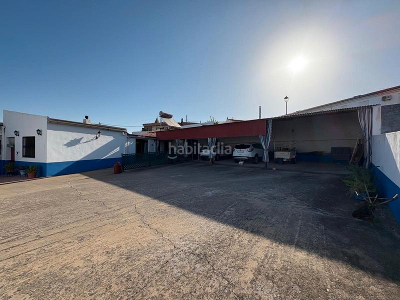 Foto 18cf5a32-8df4-49e2-a34e-e8cd4a9828c9. Casa  con piscina y amplio terreno en Aljucén