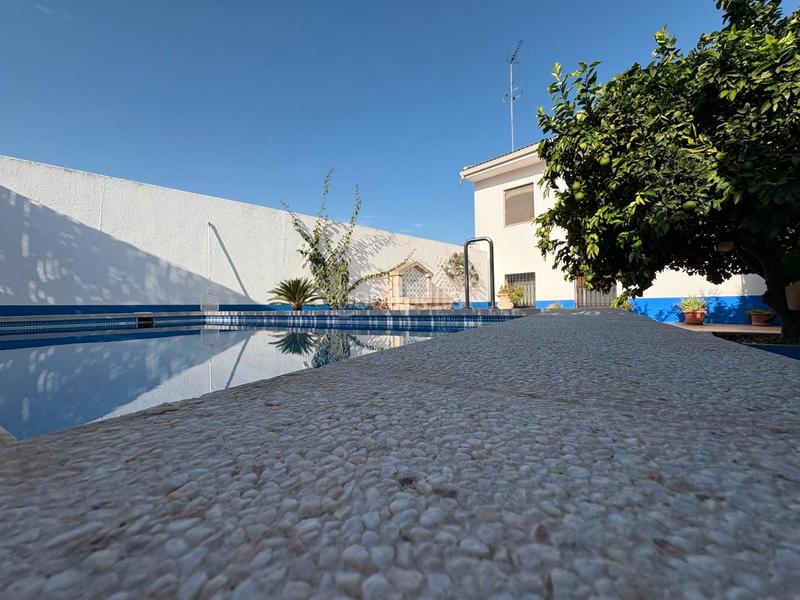 Foto 9b770071-0301-43aa-8293-3b060e7128b2. Casa  con piscina y amplio terreno en Aljucén