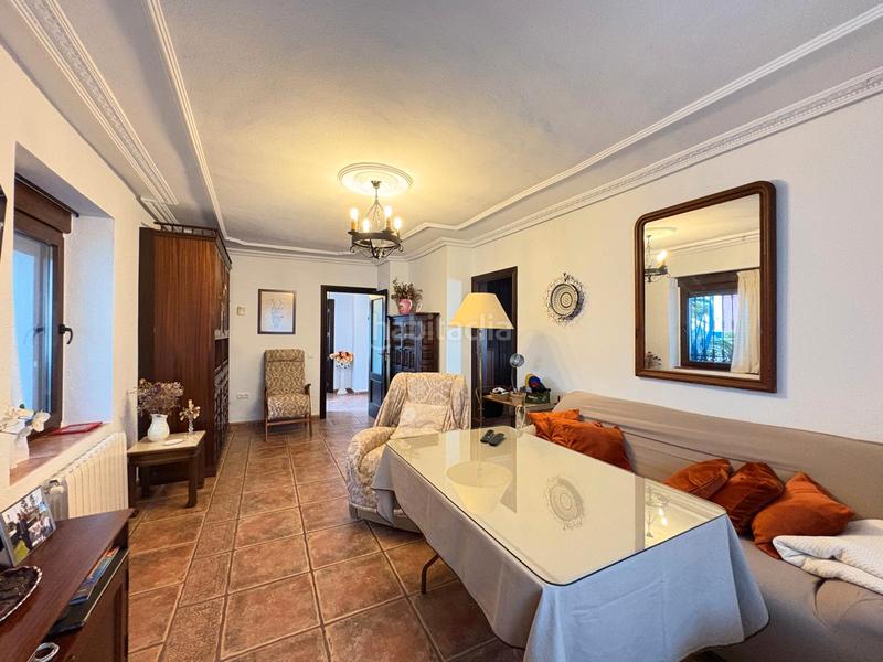 Foto ca63e94b-2af7-4d4f-b5d6-217103beb5dd. Casa  con piscina y amplio terreno en Aljucén