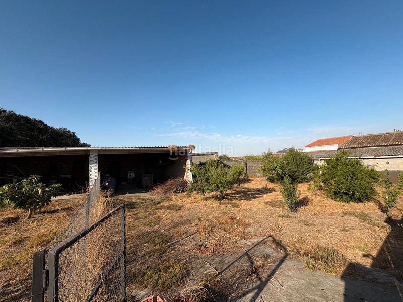 Foto ce3f4c15-6055-48e4-a85a-210c1e379677. Casa  con piscina y amplio terreno en Aljucén