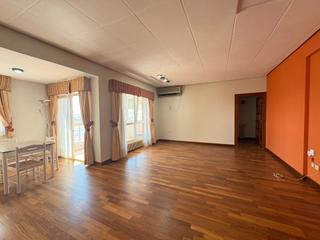 Etagenwohnung in Centro. Amplio piso en zona centro mérida