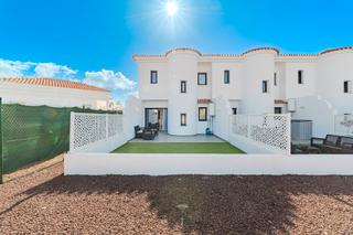 Pis  N/a. Chalet adosado en venta en avenida j.m. galván bello