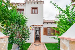 Casa  N/a. Se vende bungalow en fairway village golf del sur