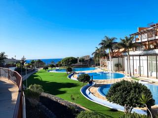 Pis  Calle tarajal 361. Piso en venta en el edificio "barranco"  amarilla golf