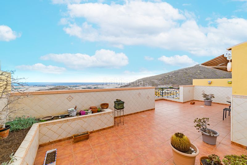 Foto 7143e12e-b866-43d0-9f7b-cccd39e20780. Ático en calle petalo 1 ático en venta en parque de la reina en Arona