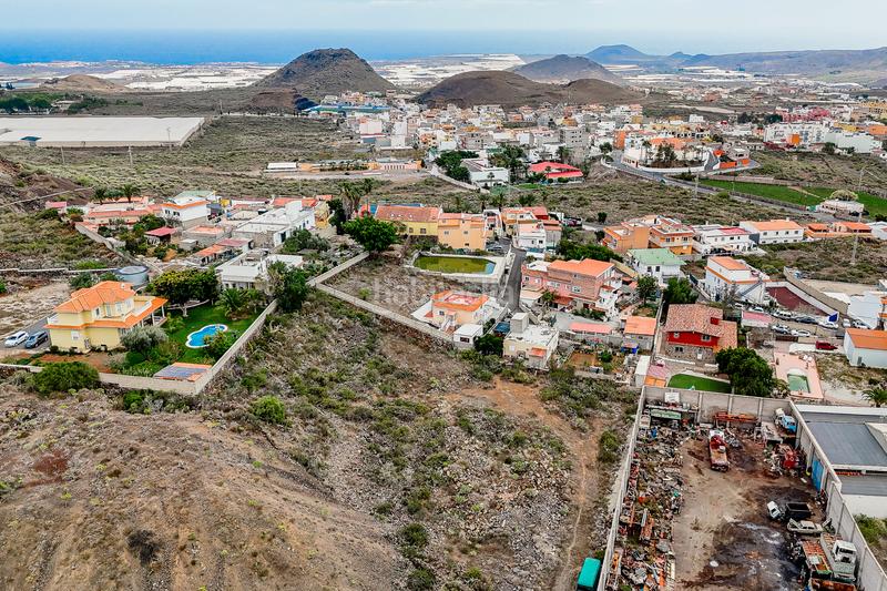 Foto 11d06a7f-644a-47be-bf02-40dea515ce74. Casa  / chalet independiente en venta en Buzanada en Arona