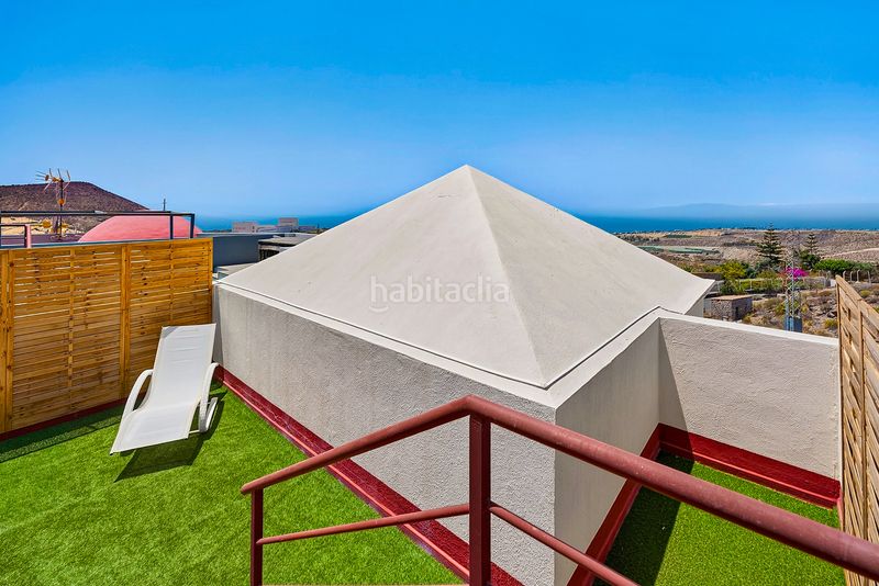 Foto 555fdd5a-2016-47d6-86b2-24ff9c4a34fb. Casa adosada chalet adosado en venta a Chayofa en Arona