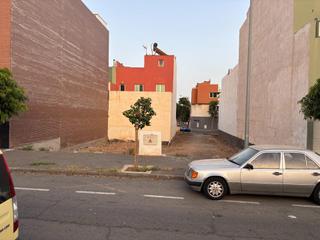 Terreno residencial  Acusa 21. Solar urbano en una de las mejores zonas de vecindario  ideal pa