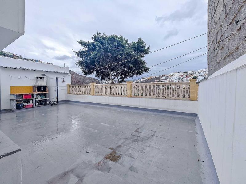 Foto 2df0cb51-0d7a-41cd-82a9-9b5ea0ffd3ef. Casa amb aparcament a Carretera del Centro Palmas de Gran Canaria (Las)