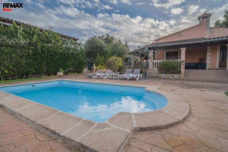 Foto bf9d3469-2fef-4d05-b96f-35c301b3407b. Casale con parcheggio piscina in Centro Inca