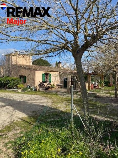 Foto b521cc72-7631-4904-aed8-c46ce8e038af. Casa amb aparcament a Sant Joan