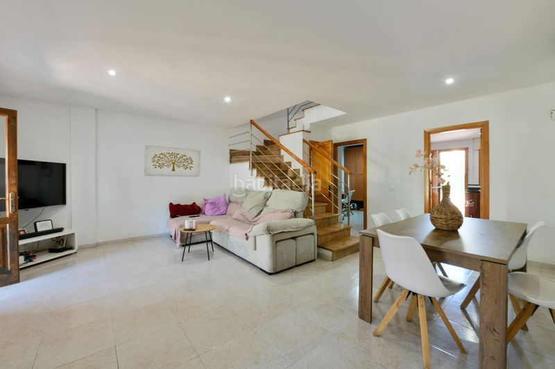 Foto c5fb45da-de0e-4e8d-bc96-5110ff58d851. Casa adossada amb aparcament a port d´Alcúdia-platja dálcúdia Alcúdia