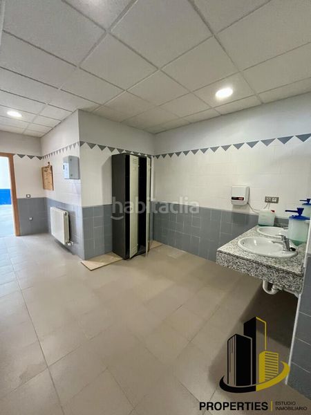 Foto 52d7a26f-2ded-4f85-97f6-28e7a3839146. Nave industrial en Béjar