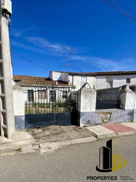 Foto 05ee9e50-b6ef-4ef5-9ea2-ee02f4f50adc. Casa en Guijuelo