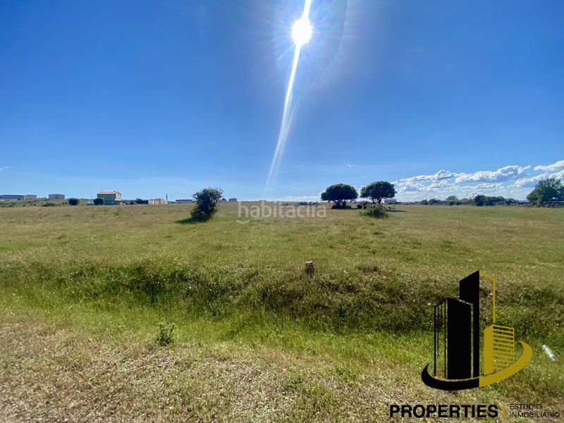 Foto c8362bab-d9c7-46ac-ba15-95467be8e8e7. Terreny residencial a Guijuelo
